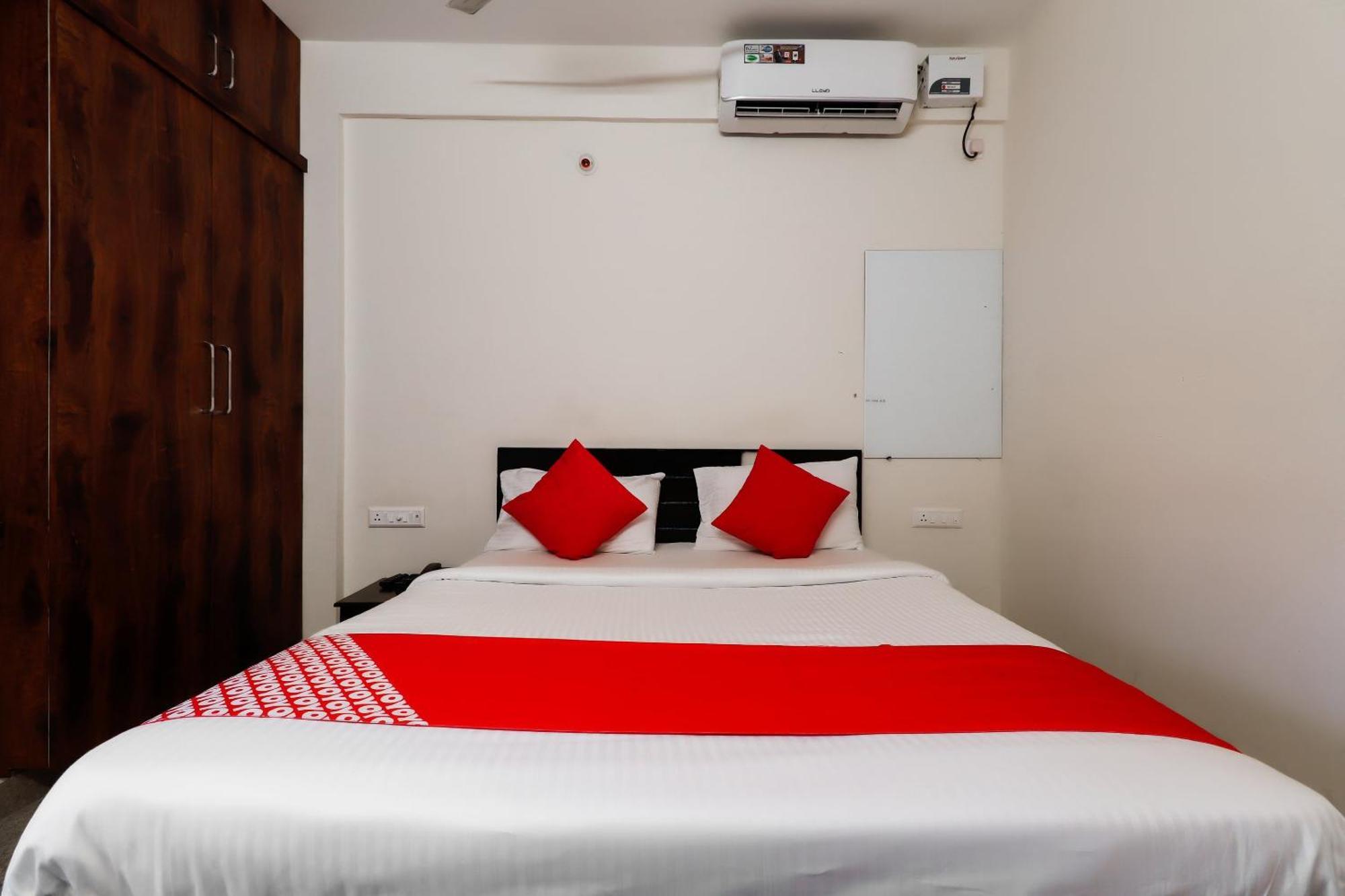 Super Gn Collection O Near Rajajinagar Industrial Estate Hotel Бангалор Екстериор снимка